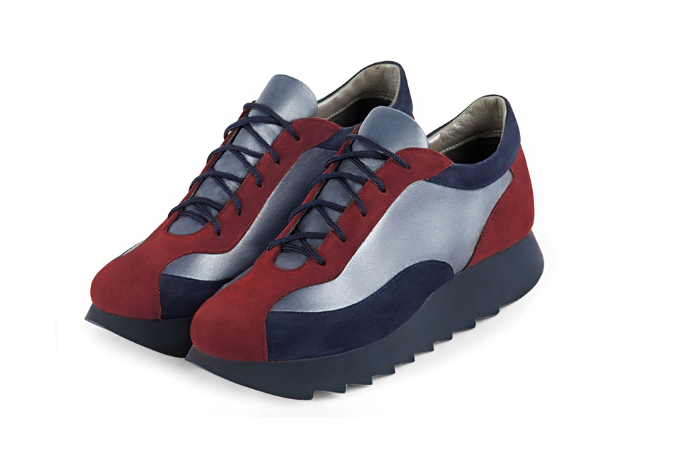 Burgundy red and denim blue women's three-tone elegant sneakers. Round toe. Low rubber soles. Front view - Florence KOOIJMAN